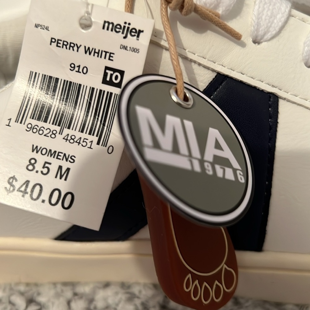 MIA White Sneakers with‎ Red and Blue Accents - Picture 4 of 9